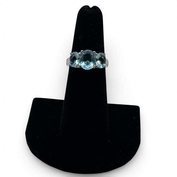 Vintage Sterling Silver Ring with Blue Topaz Trio Stones size 6